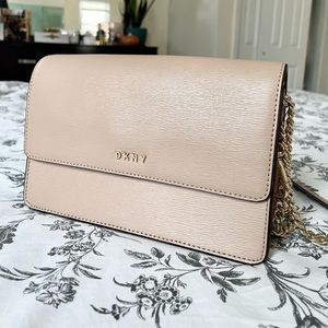 Dkny beige leather shoulder / crossbody bag. New !